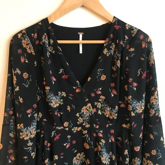 Free People Chiffon Lilou Dress Black Floral Print Bell Sleeves Flowy V Neck S - Picture 6 of 9
